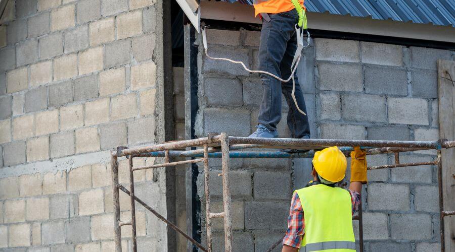 Expert new roof installation services in Berwick, IL